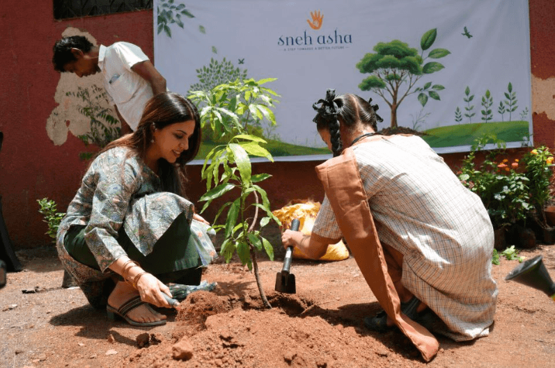 Sneh Asha Foundation Encourages Students to Adopt Saplings Instead of Just Planting Them