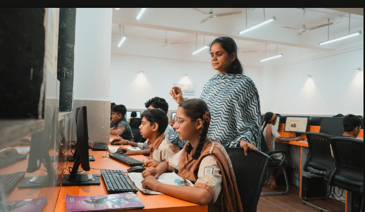 Sneh Asha Foundation Launches 10 New Computer Labs & Welcomes 3rd Batch of Scholarship Students